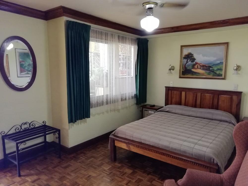 Hotel Don Carlos - Room