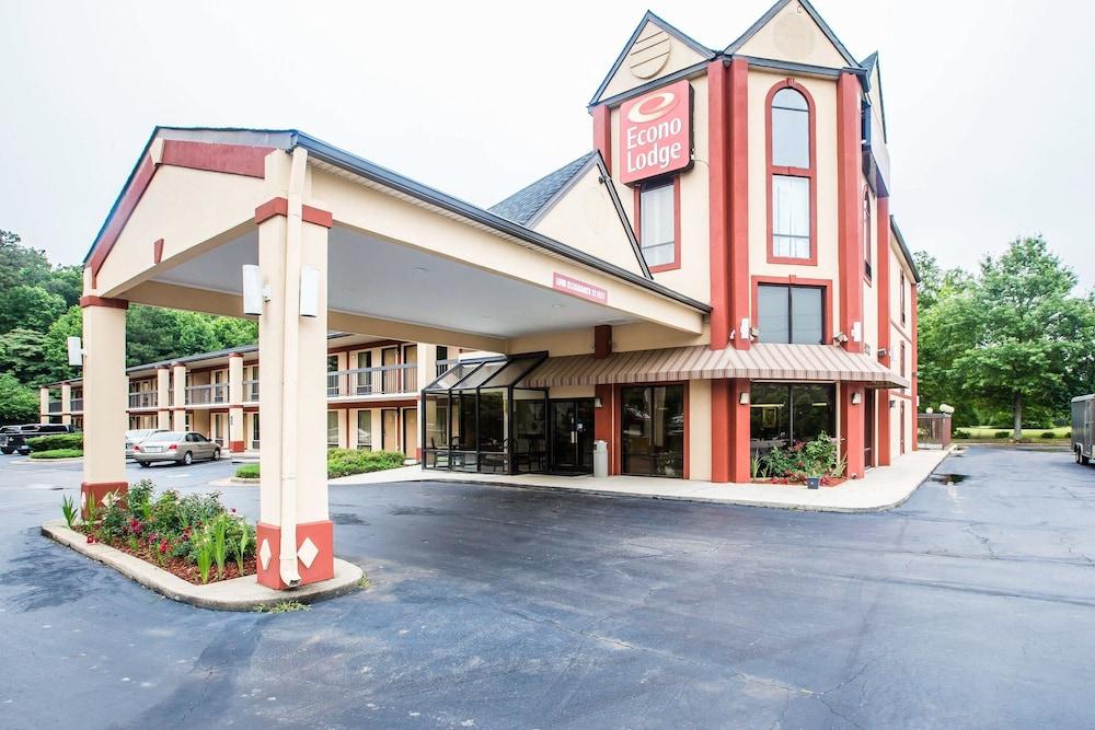 Econo Lodge South - Featured Image