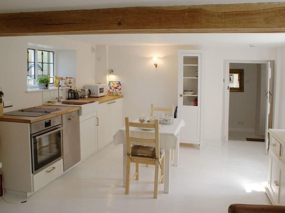 Brook Cottage - In-Room Kitchen