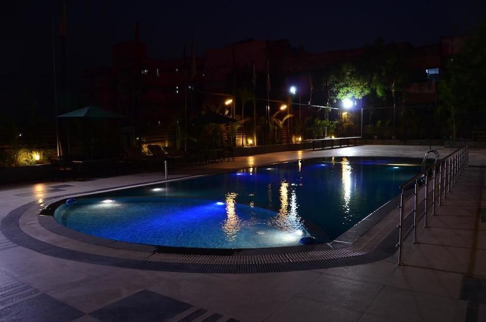Cambay Grand - Outdoor Pool