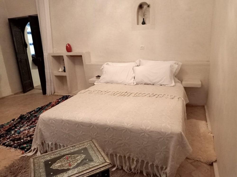 Baldi Agafay Marrakech - Room