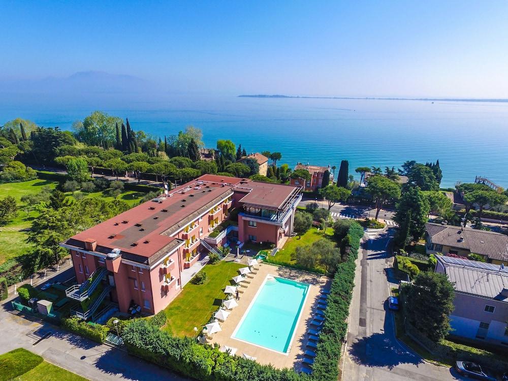 Hotel Oliveto - Aerial View