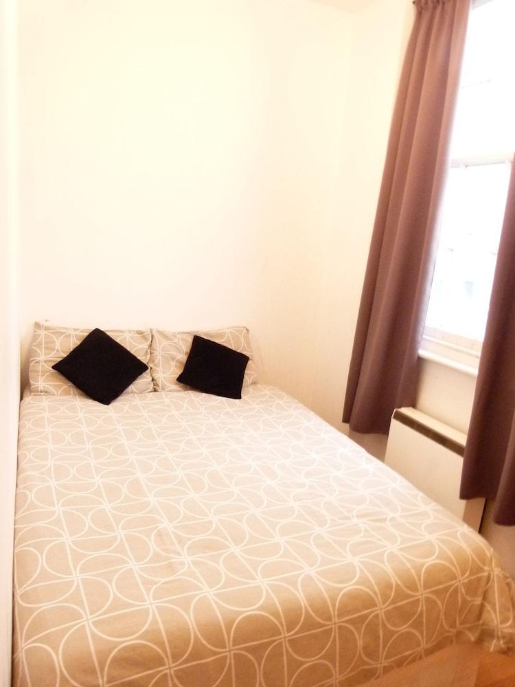 SS Property Hub – Apartment Close to Hyde Park - Room