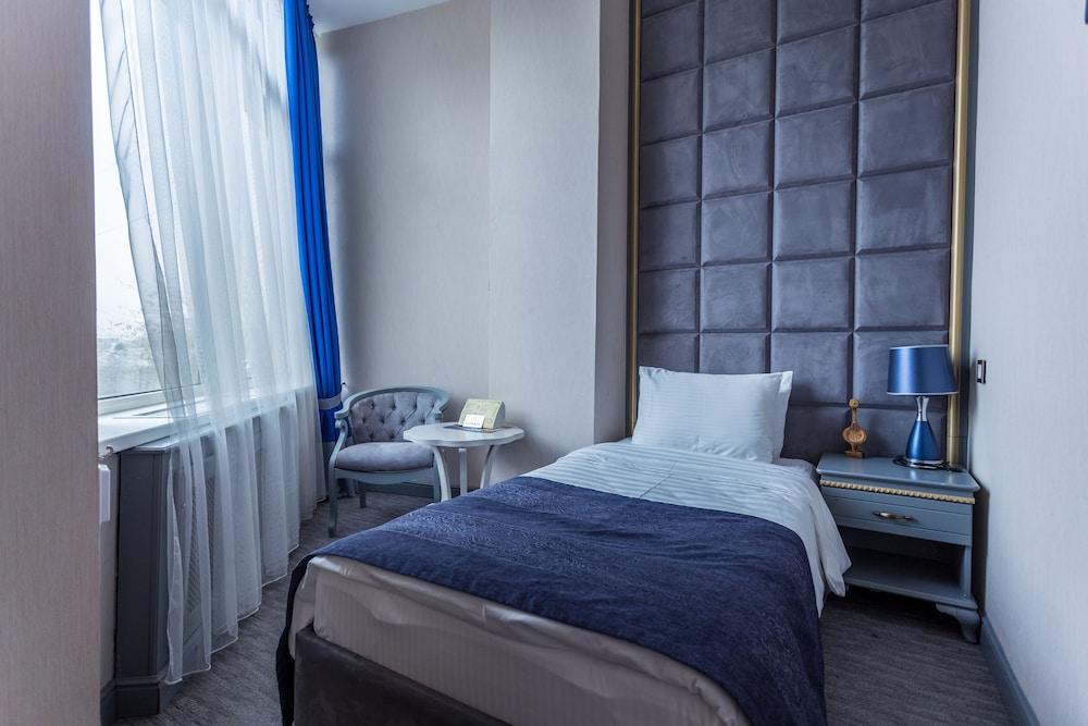 Grand Sapphire Hotel Almaty - Room