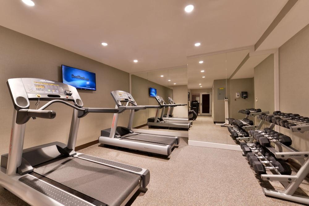 Holiday Inn New York City - Times Square, an IHG Hotel - Fitness Facility