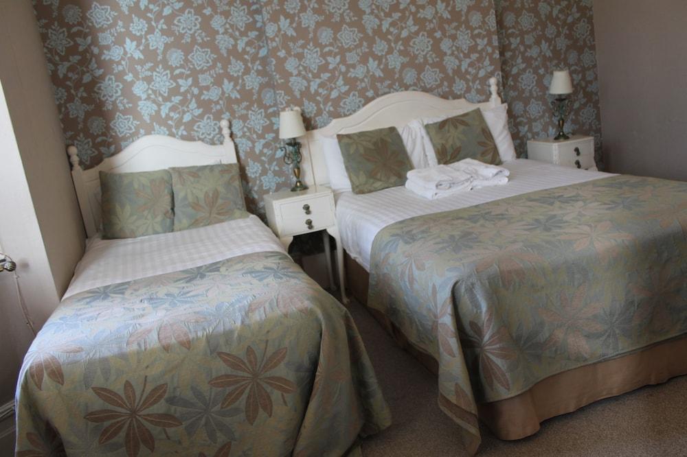 Wimbledon Hotel - Room