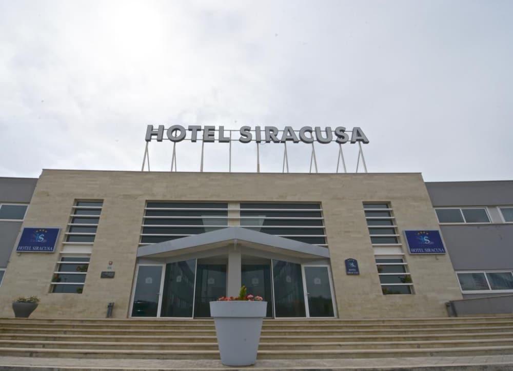 Hotel Siracusa - Hotel Entrance