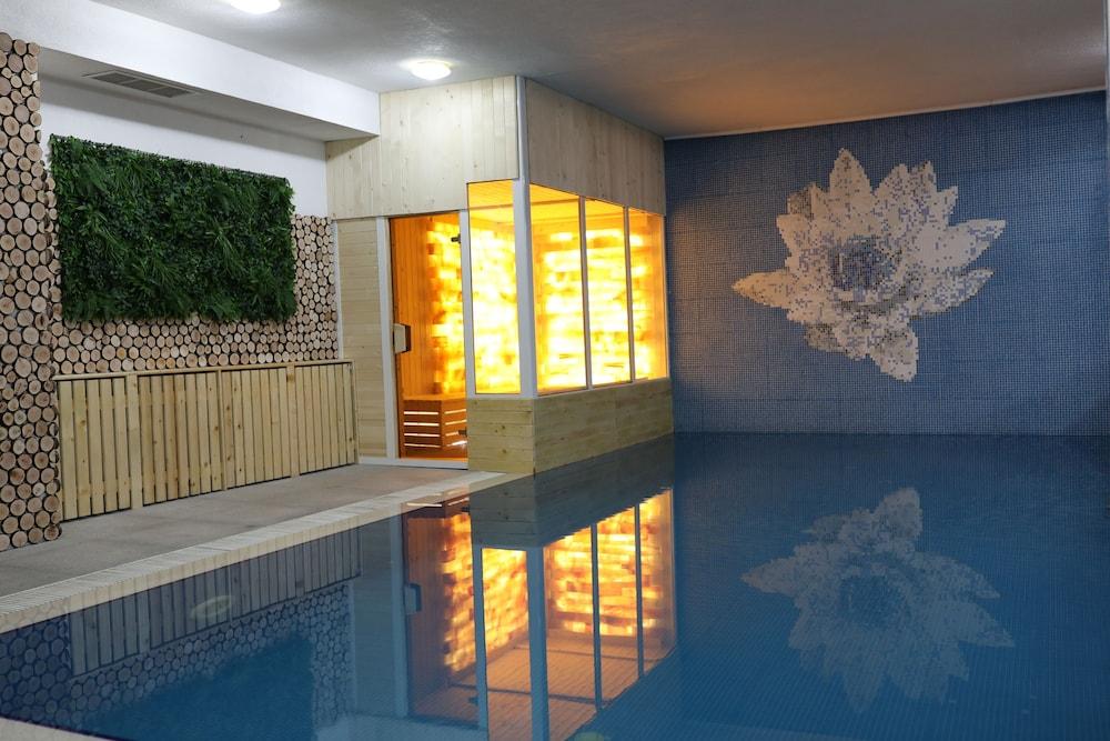 Hotel Elegant Lux - Indoor Pool