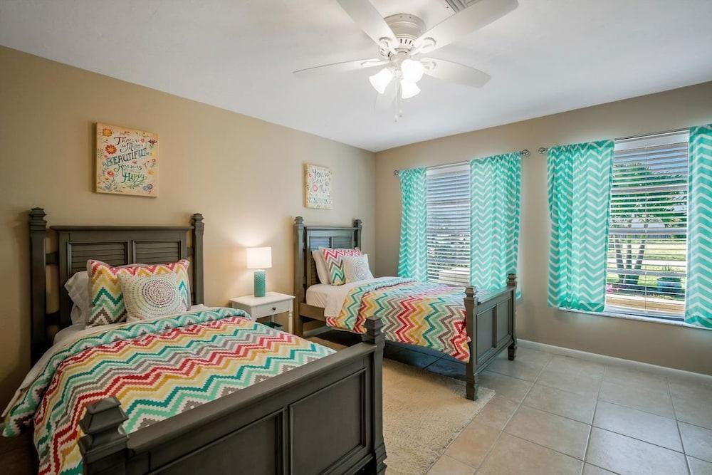 NP97th 689 3 Bedroom Holiday Home by Marco Naples Vacation Homes - Room