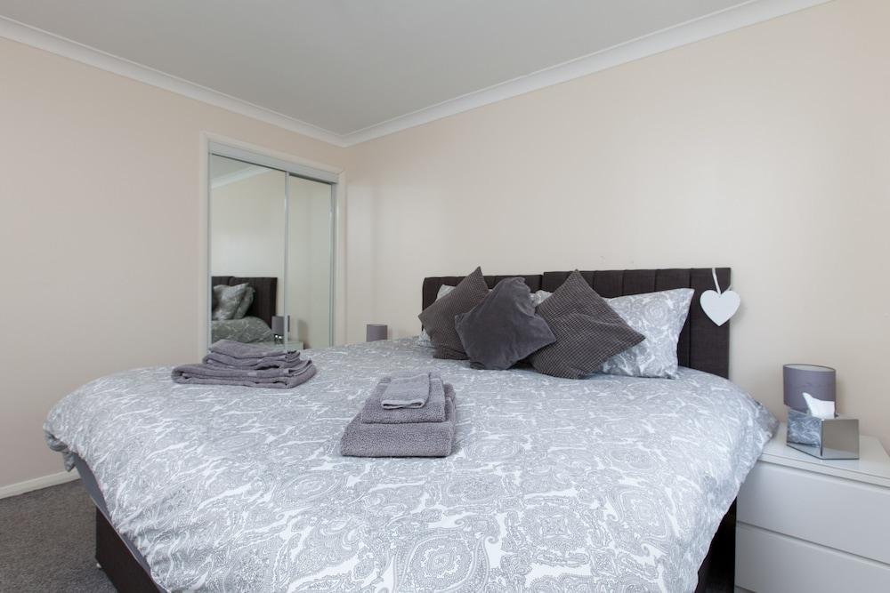 Amazing Apartments - Annandale Street - Room