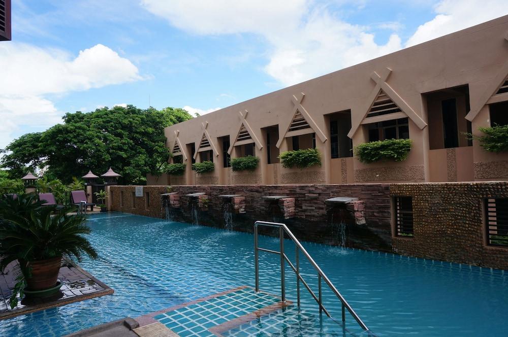 Maninarakorn Hotel - Pool