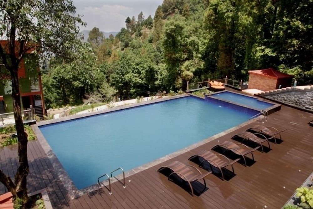 Aamari Resort - Pool