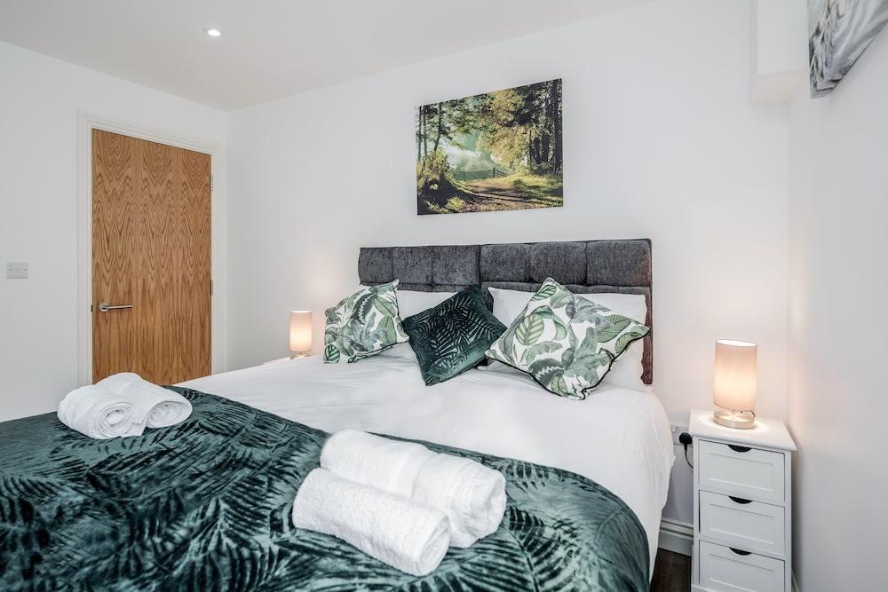 Watford Central Serviced Apartments - F3 - Room