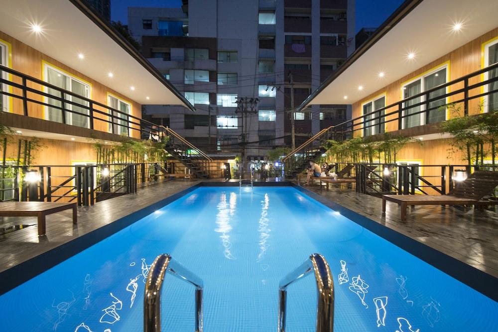 Resort M - MRT Huai Kwang - Pool