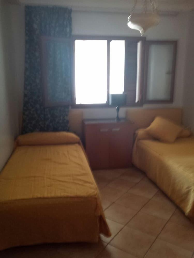 Bab Rouah 2 Bedroom Apartment - Room