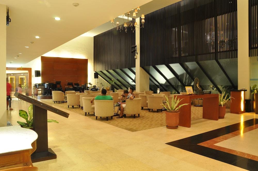 Batam View Beach Resort - Lobby Sitting Area