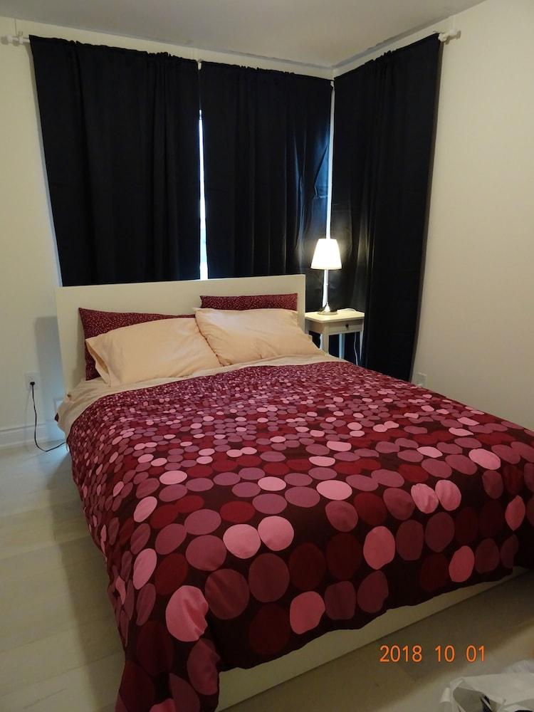 Ruby Red Cloud Homes - Room