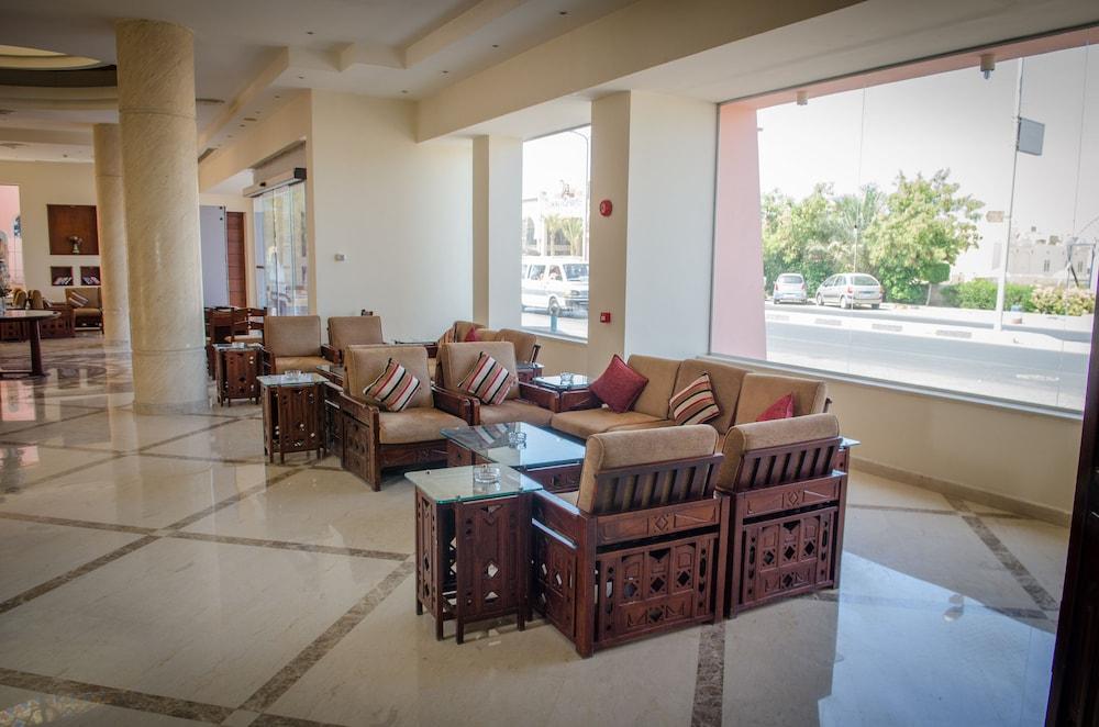 Zahabia Resort & Hotel - Lobby Sitting Area