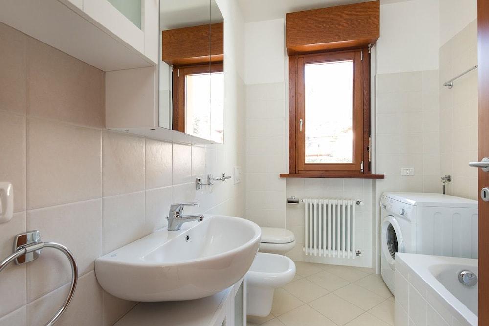Impero House Rent - Belvedere - Bathroom