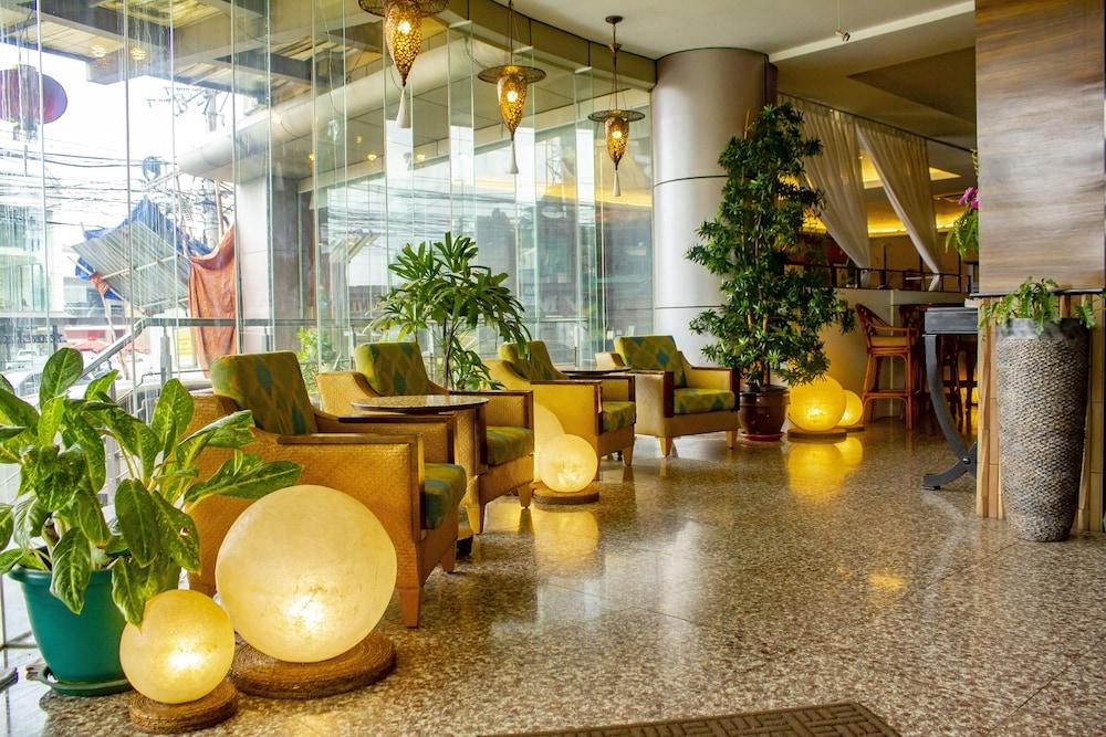 Citi Park Hotel - Lobby Sitting Area