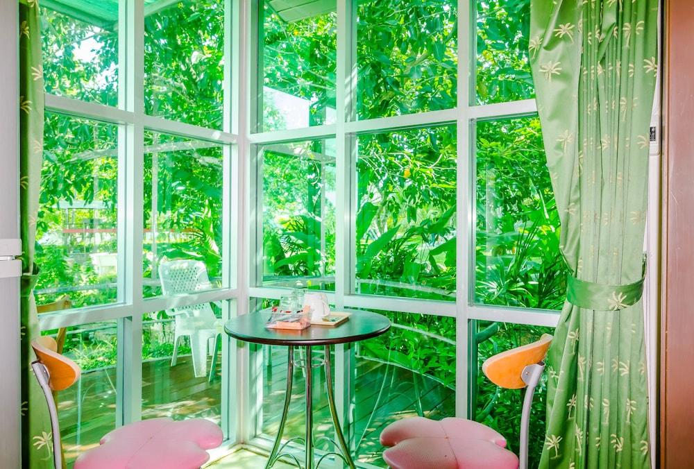 Chalong Hill Tropical Garden Homes - Interior Detail