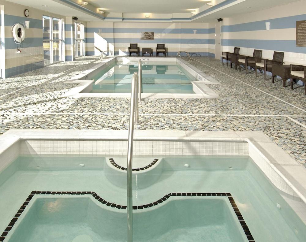 Hilton Garden Inn Portsmouth Downtown - Indoor Pool