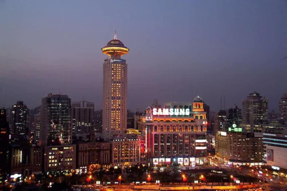 Radisson Blu Hotel Shanghai New World - Exterior