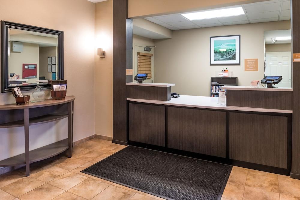 Candlewood Suites Paducah, an IHG Hotel - Lobby