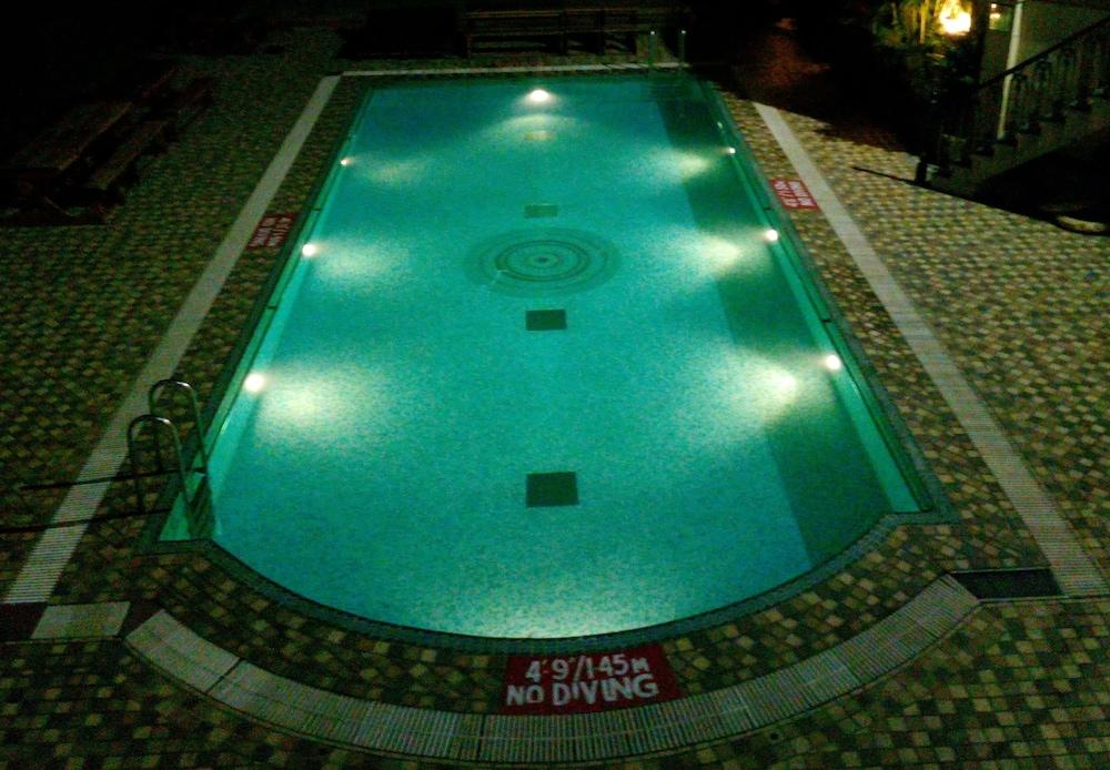 Radisson Hotel Jalandhar - Outdoor Pool