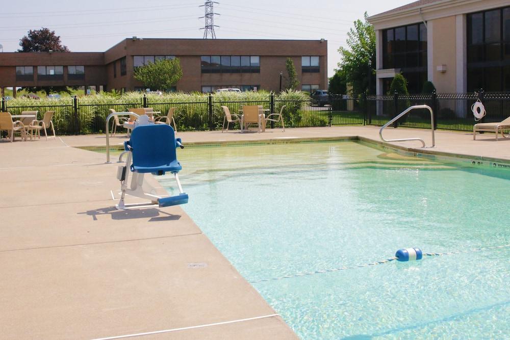 Best Western Galleria Inn & Suites - Outdoor Pool