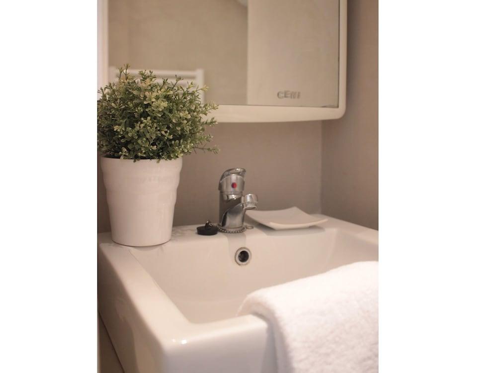 Montmartre Apartments - Toulouse - Bathroom