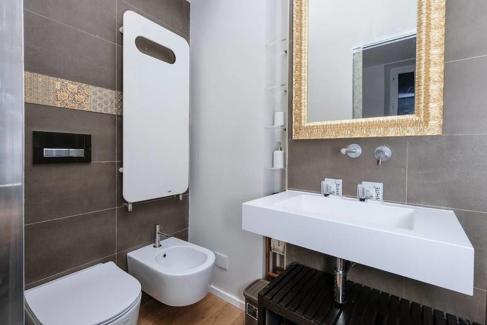 Luxury Suite 3 Archi - Bathroom