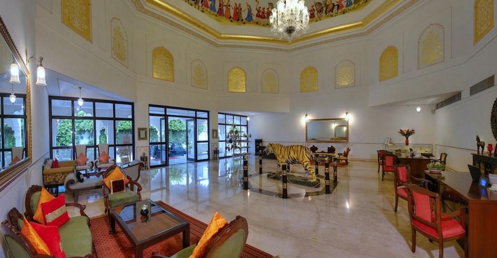 Anuraga Palace - Lobby