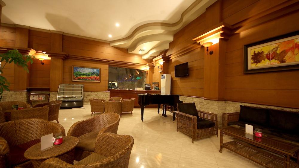 Bentani Hotel & Residence - Lobby Lounge