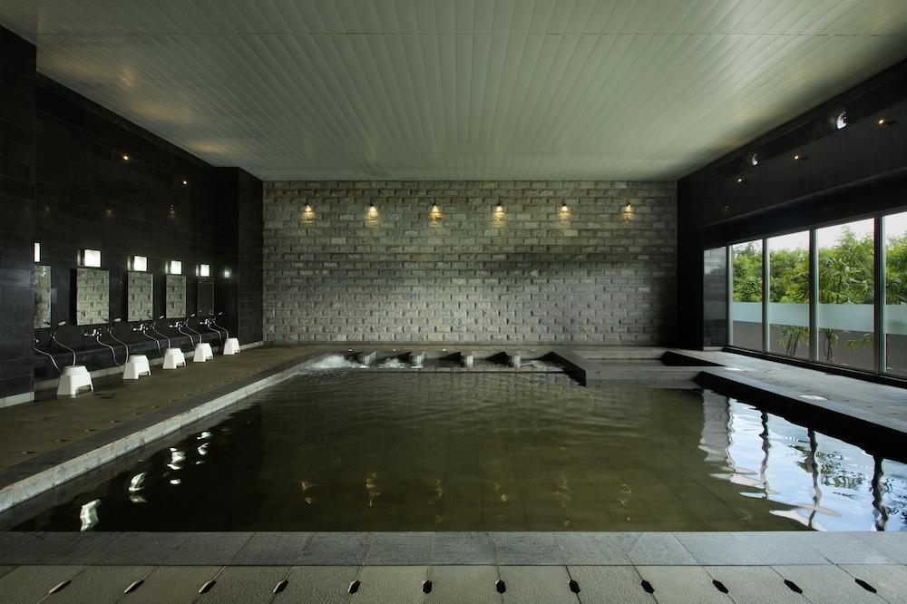 Delonix Hotel Karawang - Indoor Pool