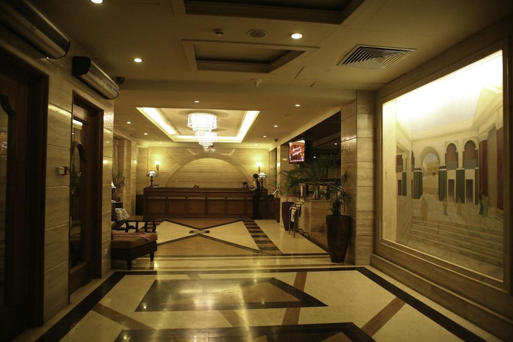 Marvel Hotel - Lobby