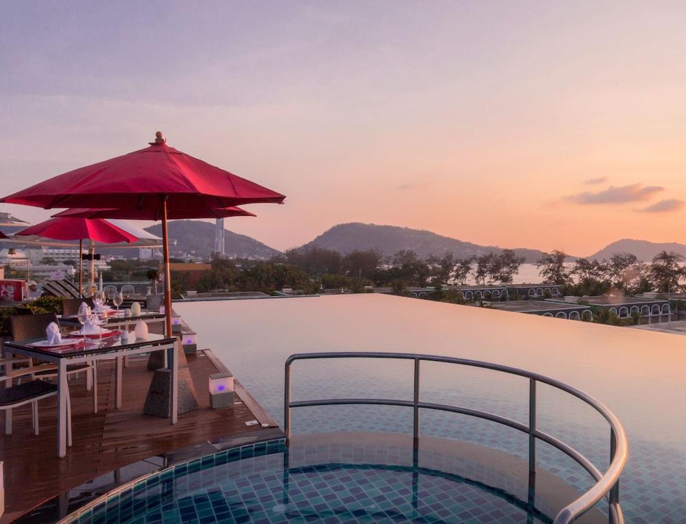 The Charm Resort Phuket - Infinity Pool