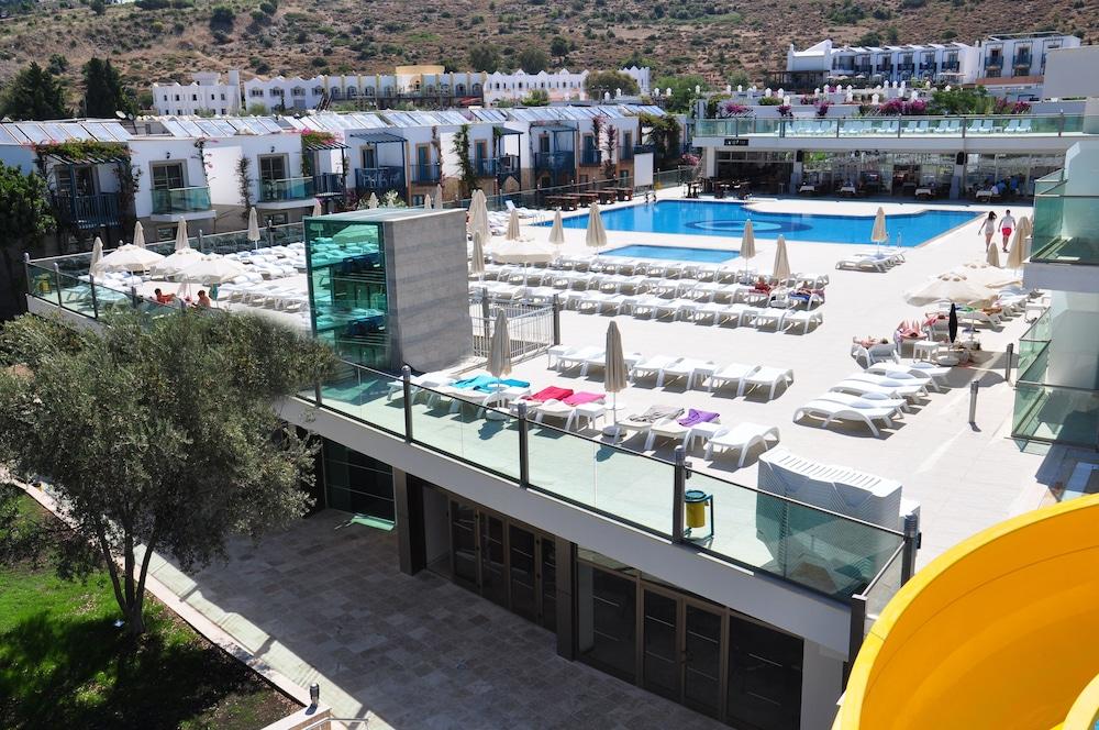 Jasmin Beach Hotel - All Inclusive - Outdoor Pool