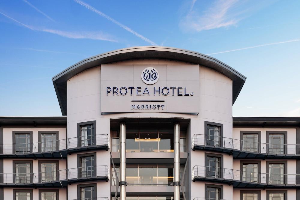 Protea Hotel by Marriott Johannesburg Wanderers - Exterior