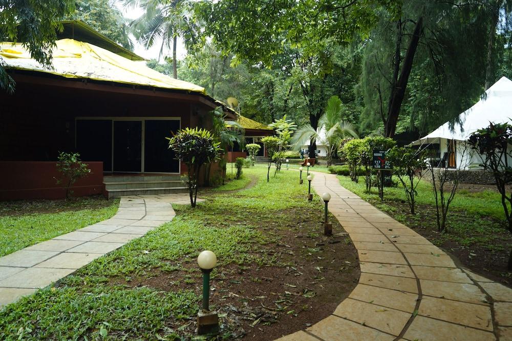 Dudhsagar Spa Resort - Exterior