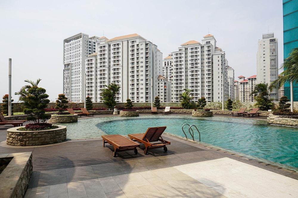 2BR Apartment at Central Park Residence near Mall - Exterior