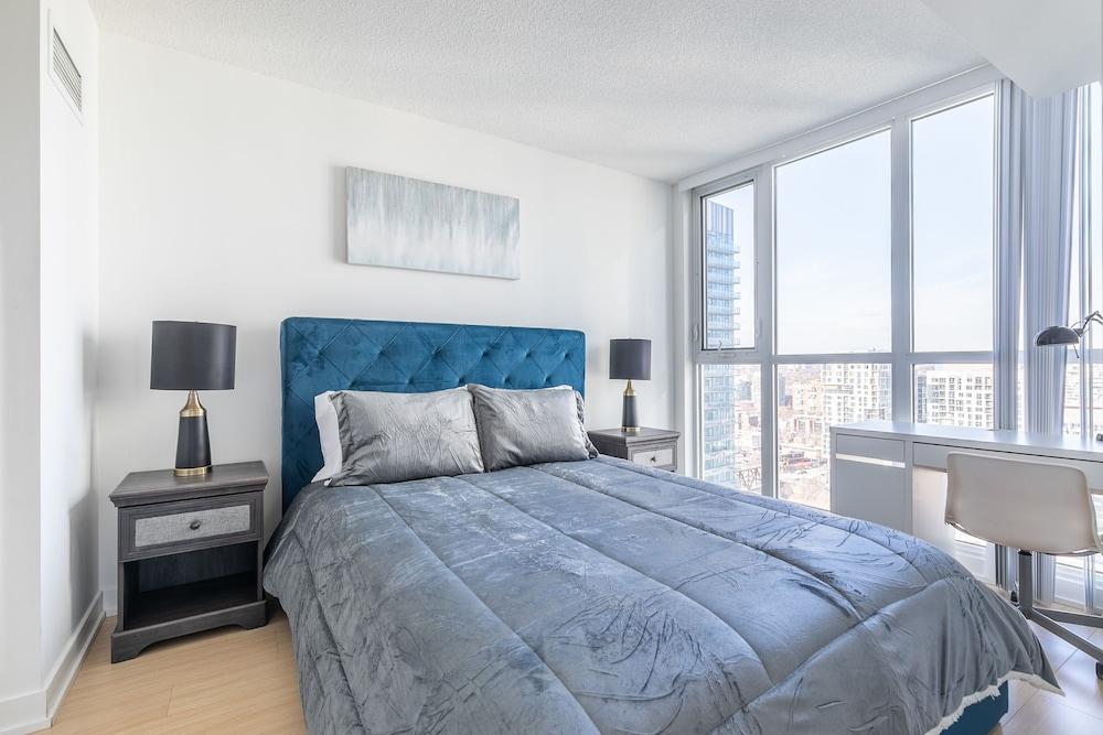 Simply Comfort Stunning Downtown Condos - Room
