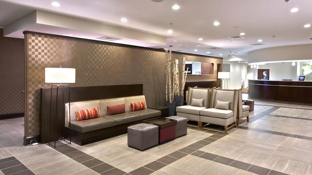 Holiday Inn Charlotte Airport, an IHG Hotel - Lobby Sitting Area