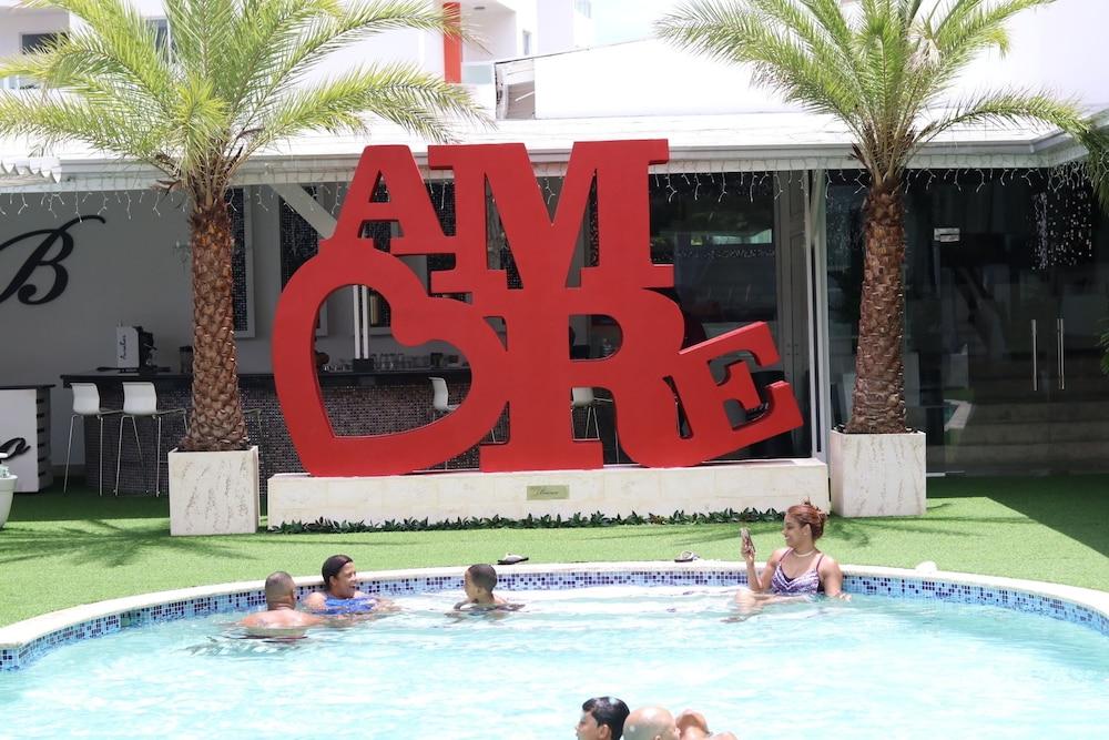 Ramada Santo Domingo Princess Hotel - Outdoor Pool
