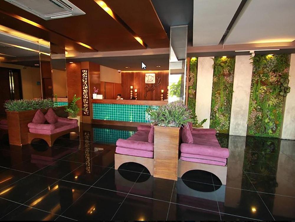 Hotel M Chiang Mai - Interior Entrance