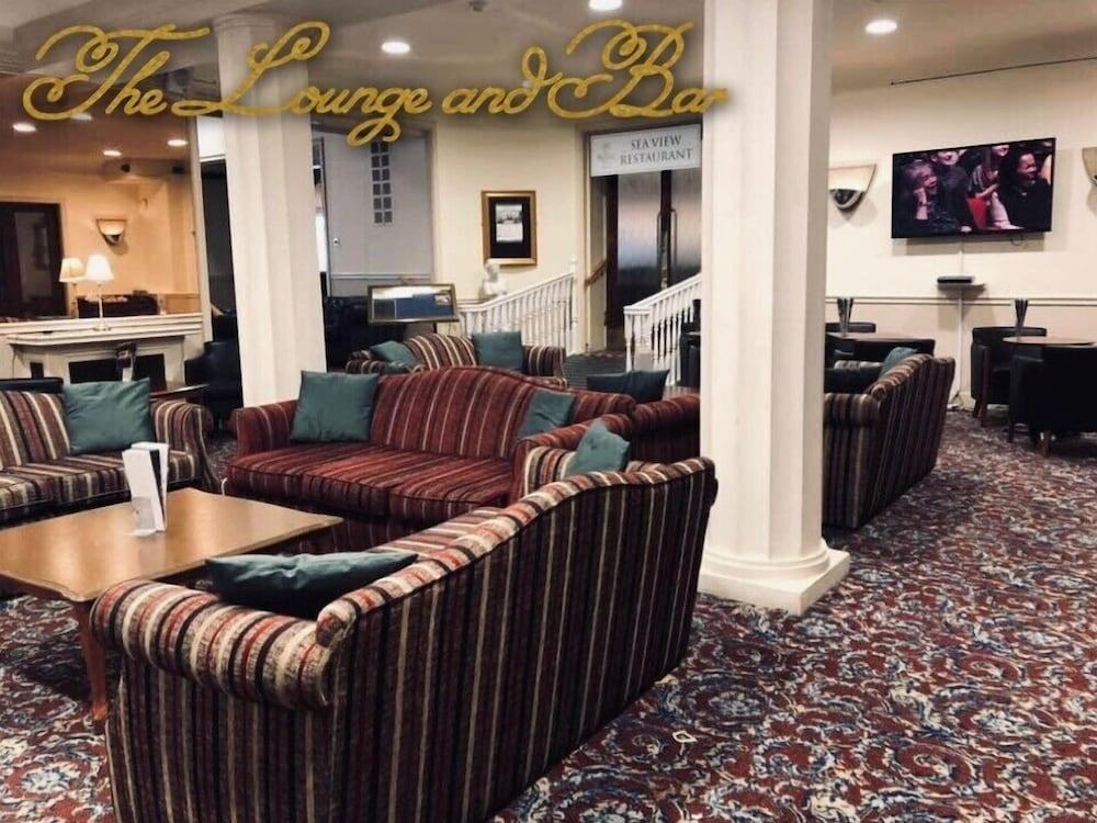 The Royal Hotel - Lobby Lounge