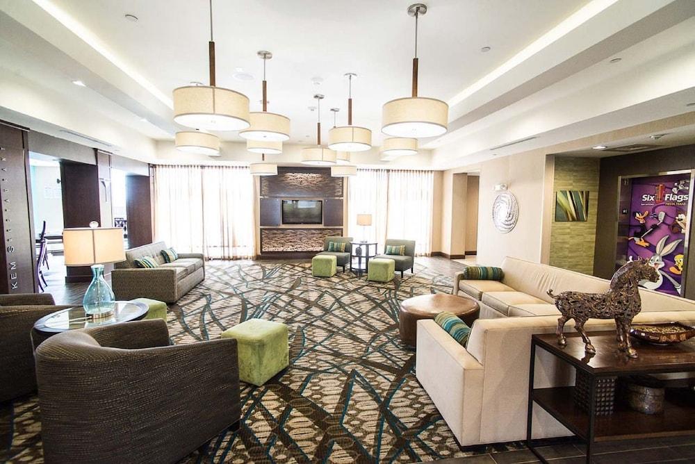 Holiday Inn San Antonio Northwest, an IHG Hotel - Lobby Sitting Area