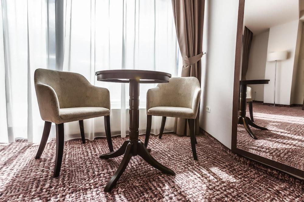 Grand Hotel Belvedere Brasov - Room