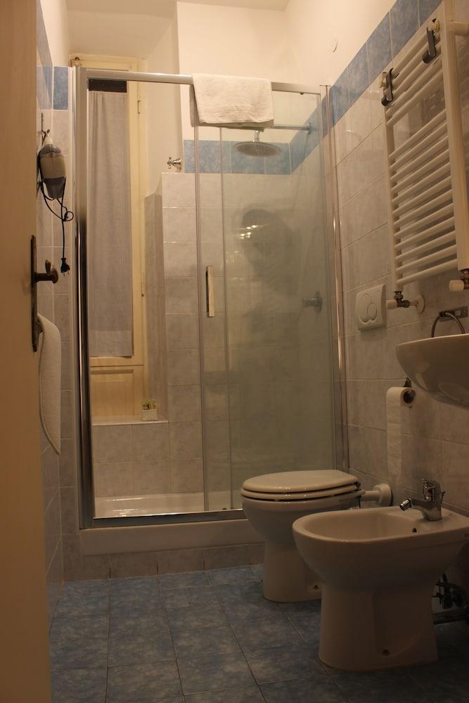 Maison Cavalleggeri - Bathroom