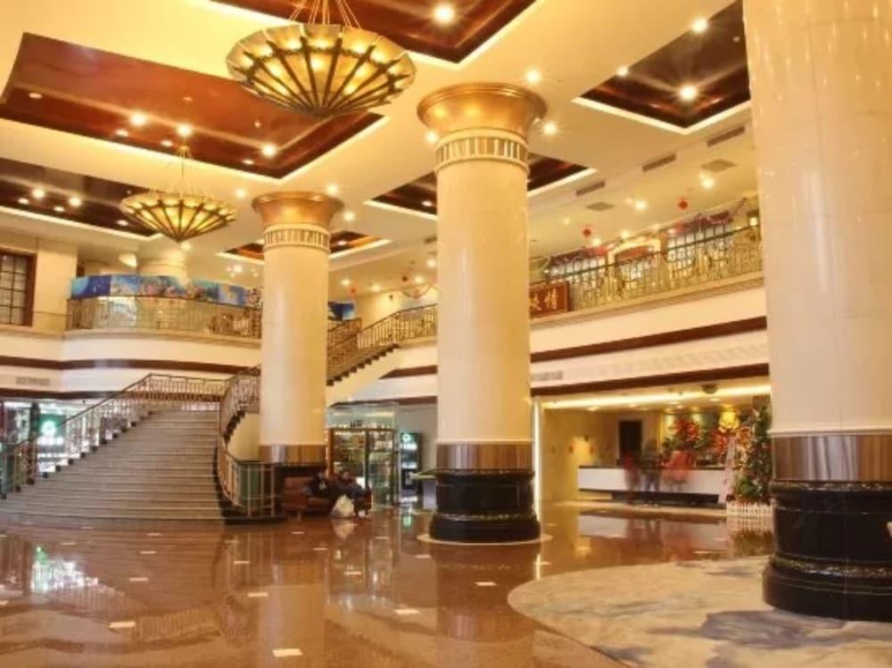 Chu Tian Yin Xing Hotel - Lobby